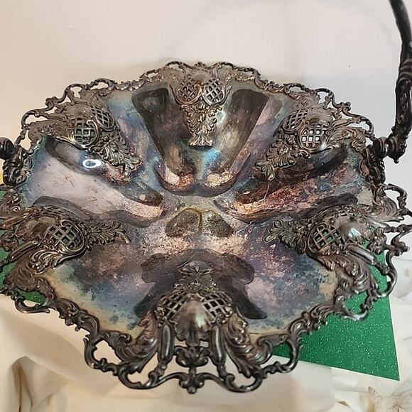 ATQ VAN BERGH Rochester Ny Bride Basket Quadruple Silverplate Floral Footed - Picture 2 of 11